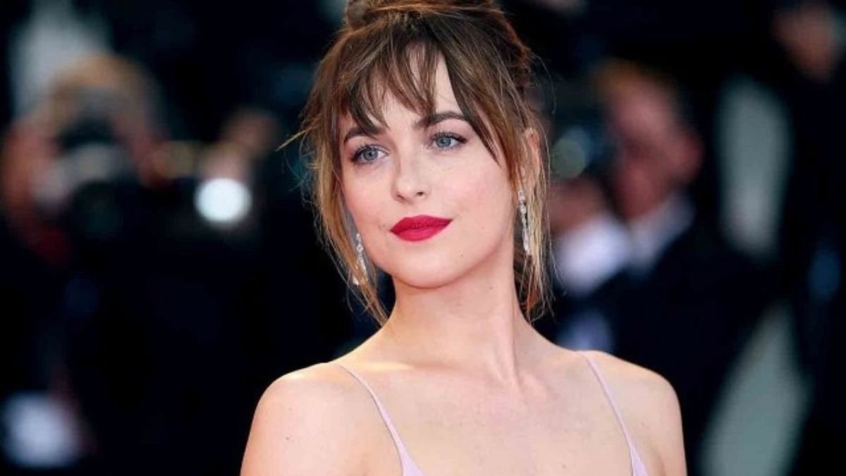 "Dakota Johnson Opens Up About Experience Dubbed 'the worst time of my life'"