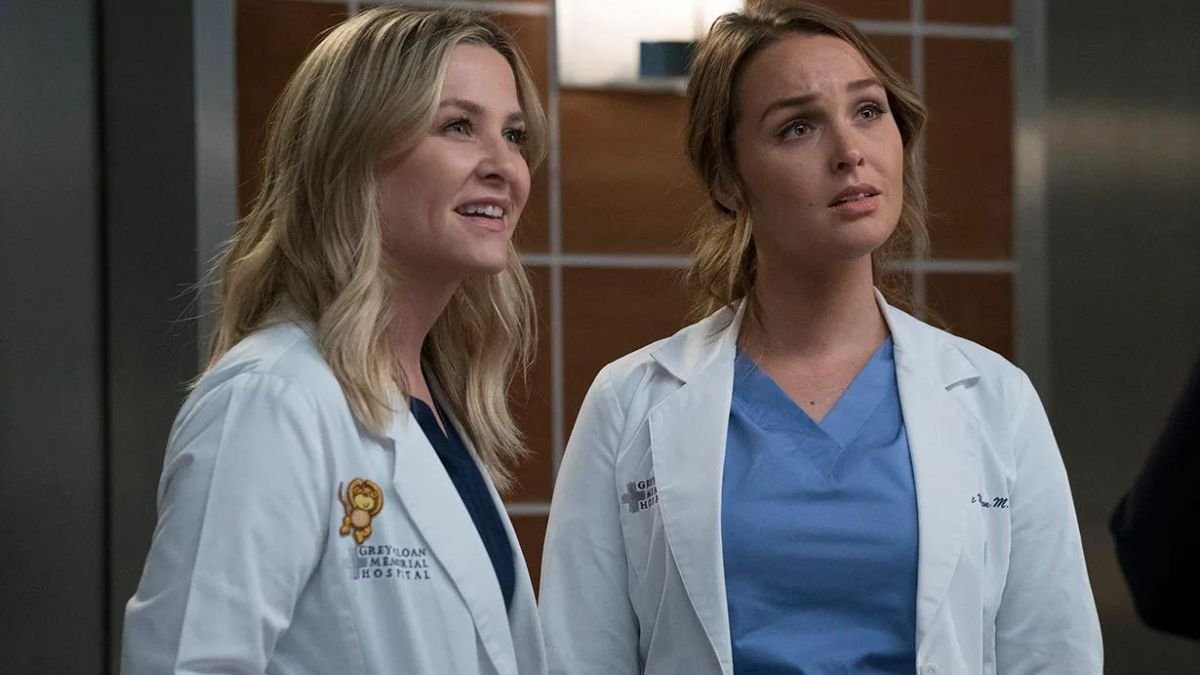 "Dr. Arizona Robbins Resurfaces: Jessica Capshaw's Triumphant Return to 'Grey's Anatomy' on ABC"